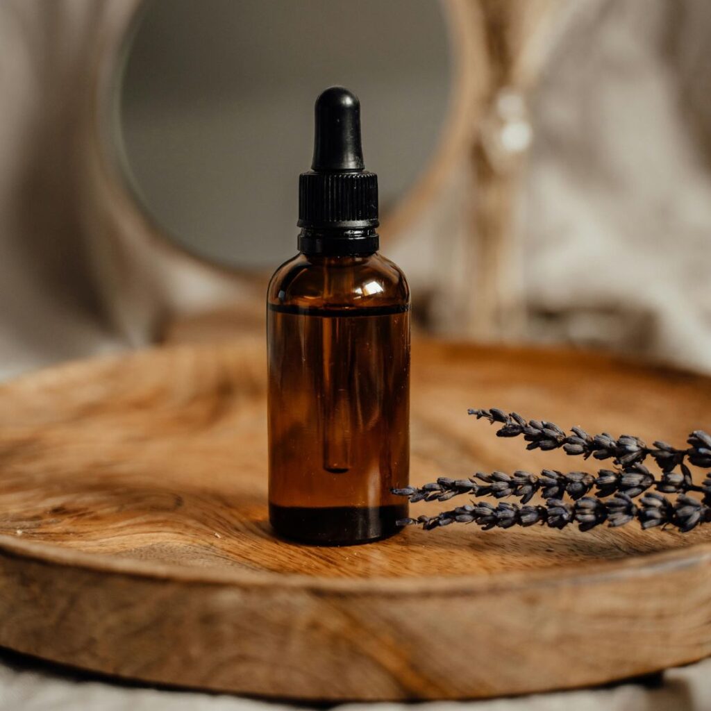 Czy olej z czarnuszki pomaga w walce z alergiami? Fakty i mity