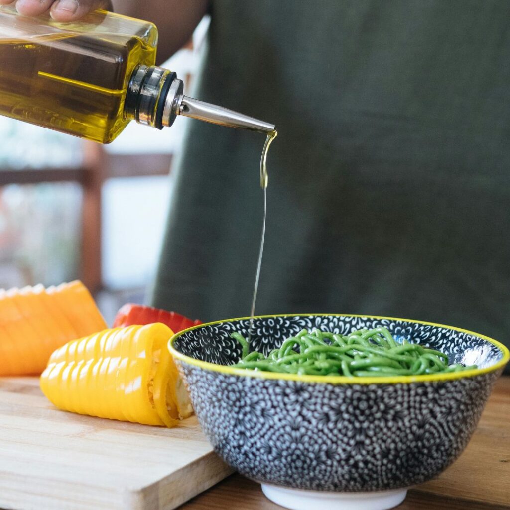 Przepisy kulinarne z olejami tłoczonymi na zimno – zdrowo i smacznie